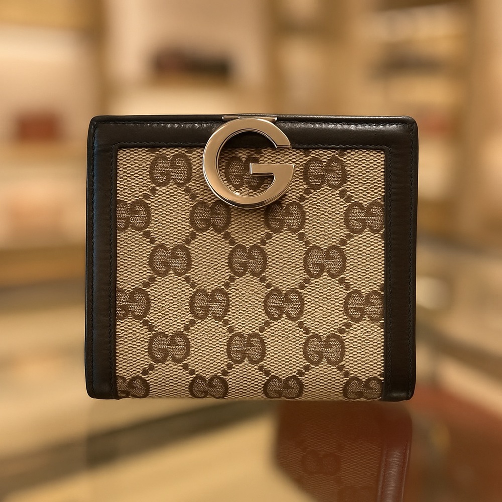 Gucci Vintage GG Supreme Canvas Wallet with Oversized G Logo